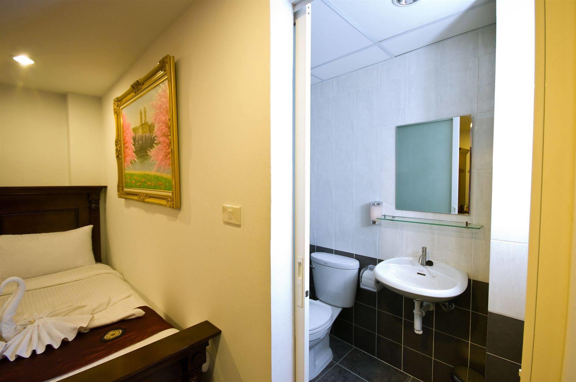 בנגקוק Richly Villa מראה חיצוני תמונה